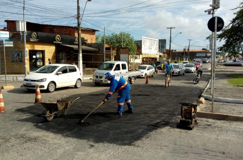 Operação tapa-buraco: Infraestrutura atua na Avenida Governador Afrânio Lages, na Cambona