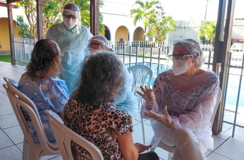 Saúde Bucal leva prevenção ao câncer de boca aos usuários da Casa do Pobre