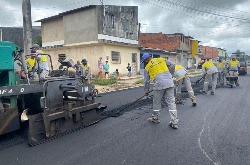 Maceió Tem Pressa: Infraestrutura pavimenta ruas no Village Campestre II
