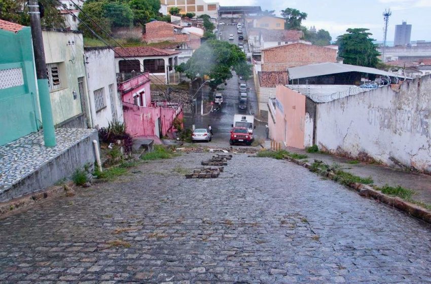 Rua Dr. Ambrósio Lyra, no Farol, será interditada para reparos na via