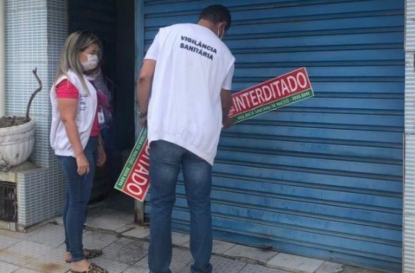 Vigilância Sanitária interdita farmácia em Fernão Velho