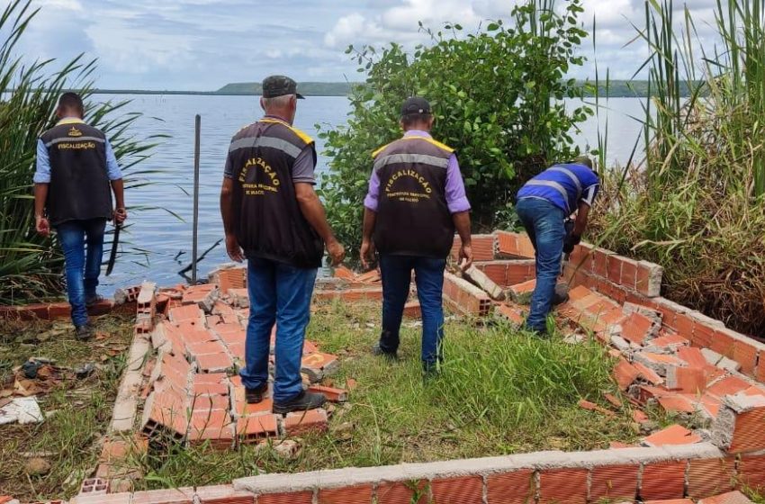 Convívio Social inicia retirada de construções irregulares em área de preservação ambiental