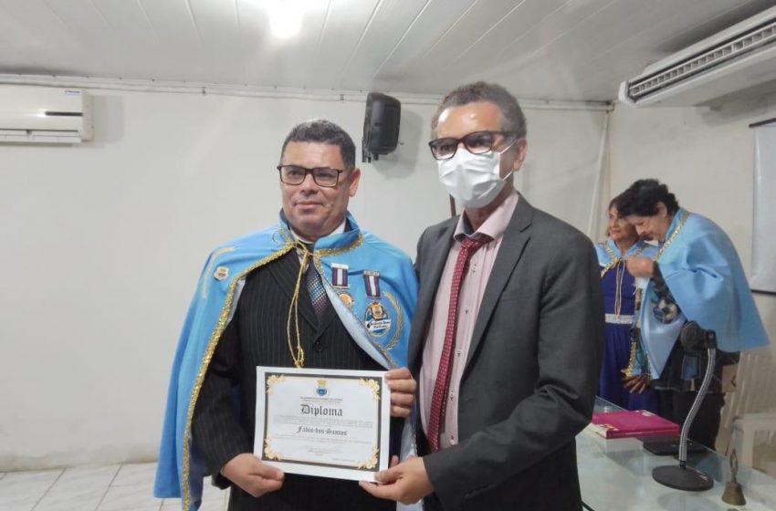 Guarda municipal recebe título de imortal da Academia Maceioense de Letras