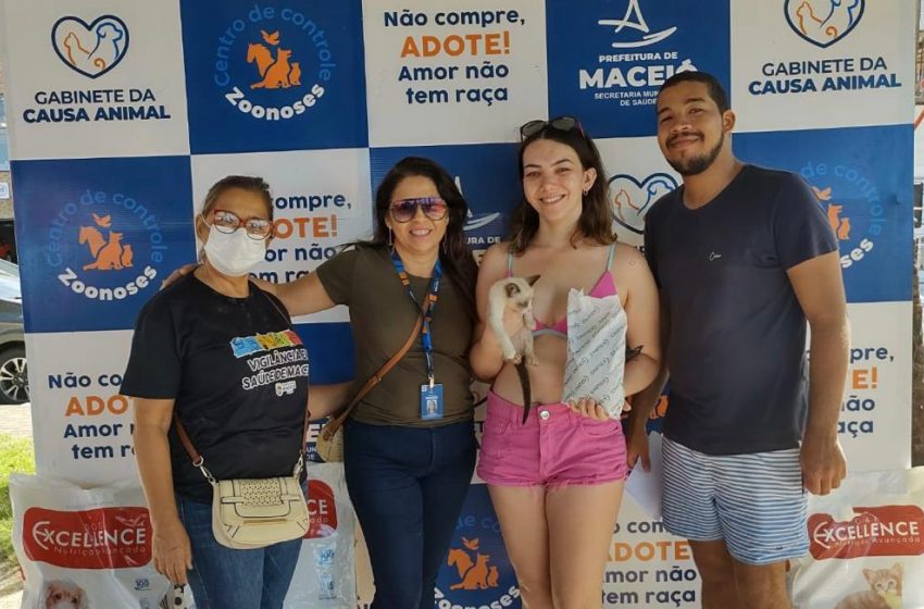 Feira de Adoção da Prefeitura de Maceió assegura lares para sete animais