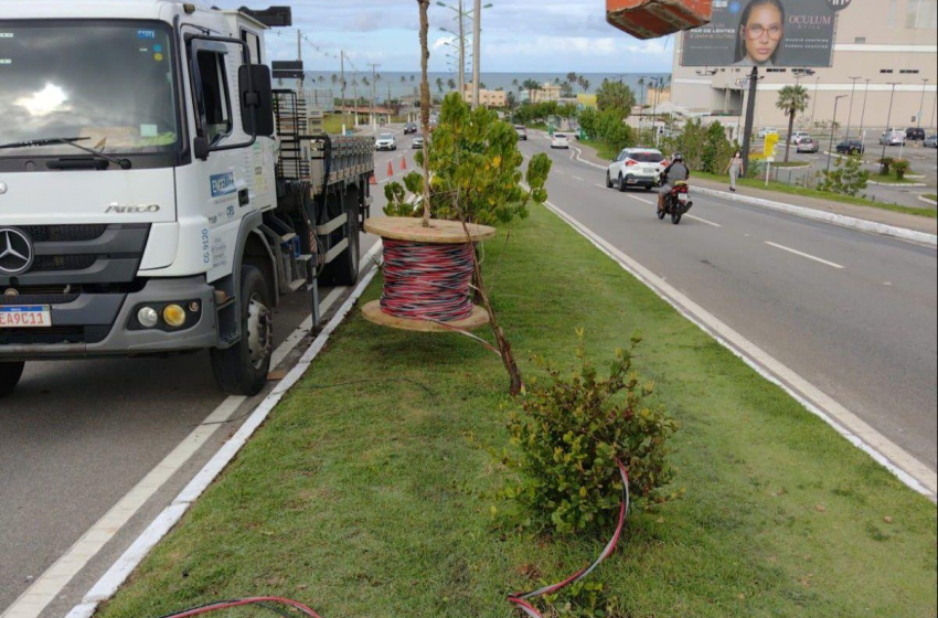 Prefeitura repõe cabos furtados para restabeler iluminação na Avenida Josepha de Mello