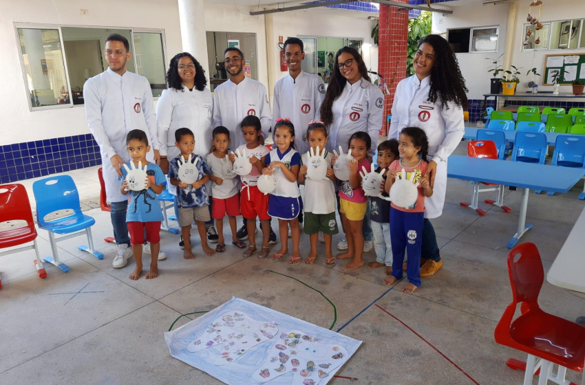 Crianças da creche Fúlvia Rosemberg participam de ação educativa sobre saúde bucal