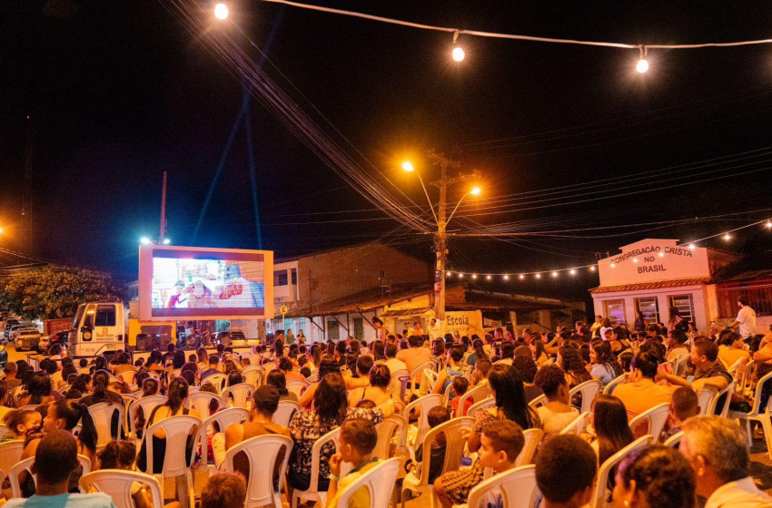 Cine Massa encerra a primeira semana com cinema itinerante em quatro bairros de Maceió