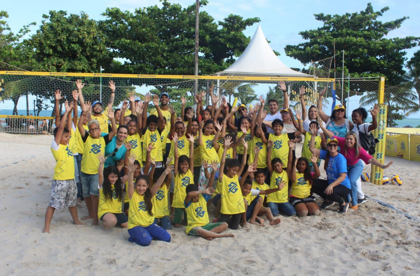 Estudantes têm dia de atleta em visita ao Circuito Brasileiro de vôlei de praia
