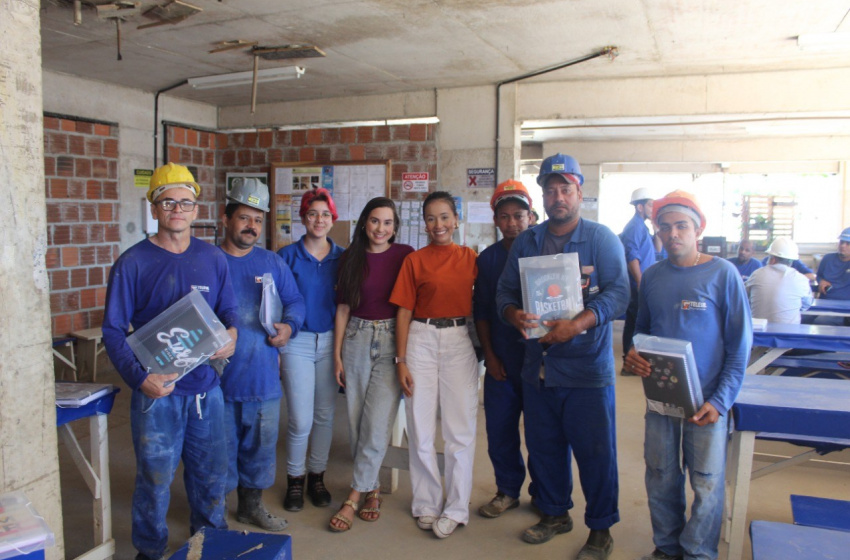 Educação inicia aulas do programa que alfabetiza trabalhadores da construção civil