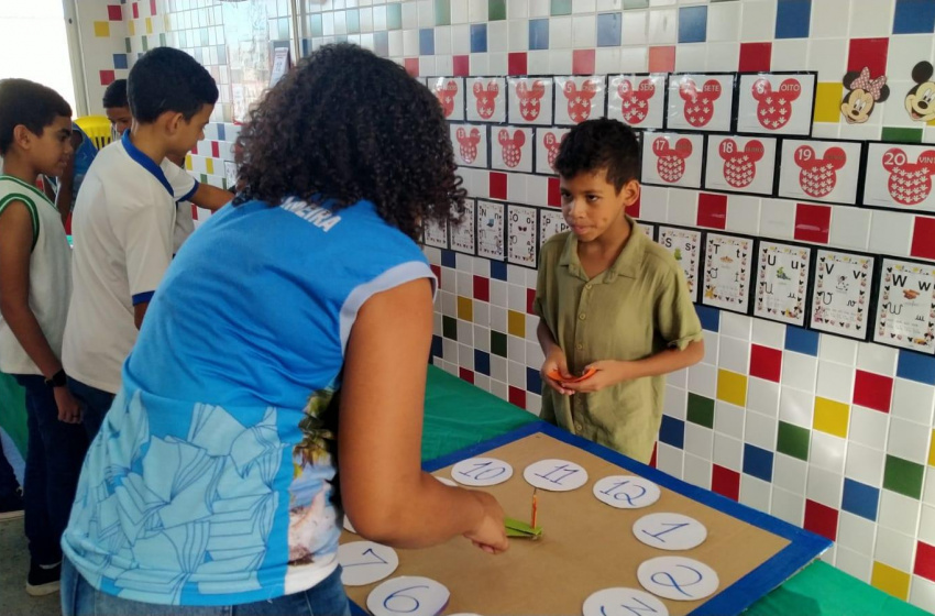 Escola da rede municipal realiza oficina de jogos matemáticos
