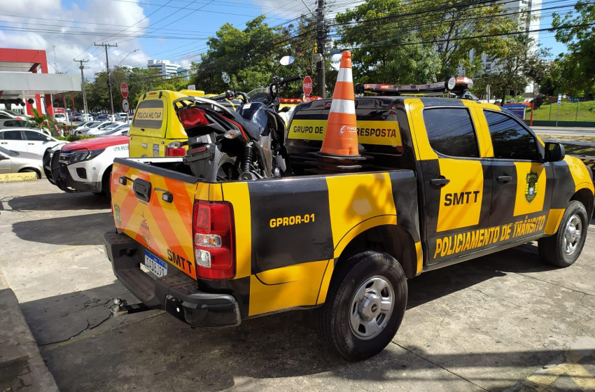 Equipe da SMTT de Maceió recupera motocicleta furtada durante abordagem na Cidade Universitária