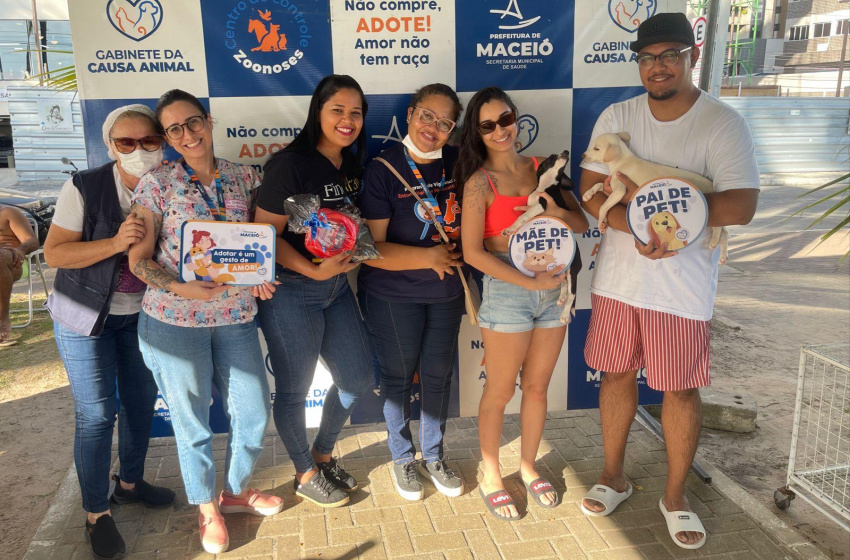 Feira de Adoção da Prefeitura de Maceió assegura adoção para sete animais