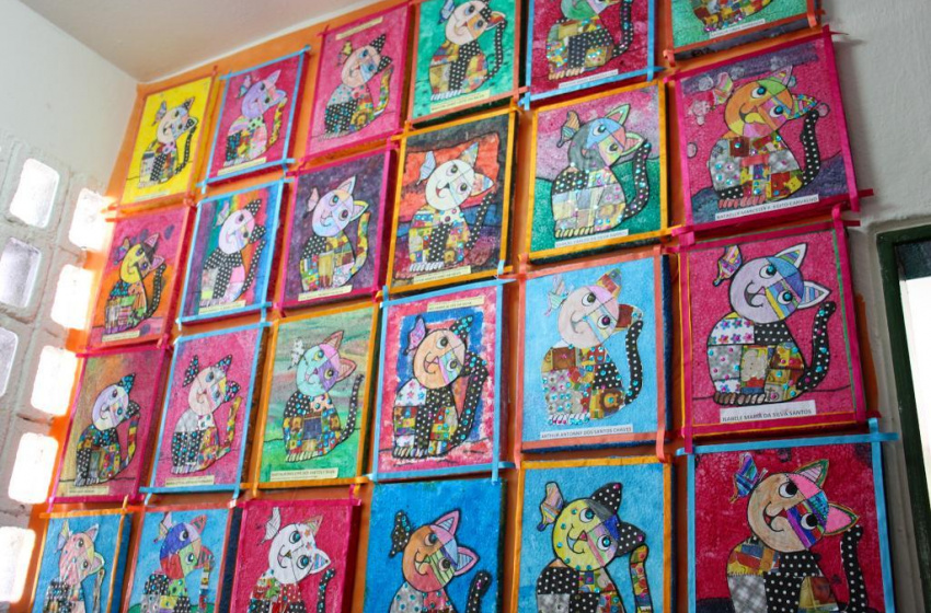 Exposição de artes visuais dão cores e vida aos corredores da Escola Municipal Cícero Dué