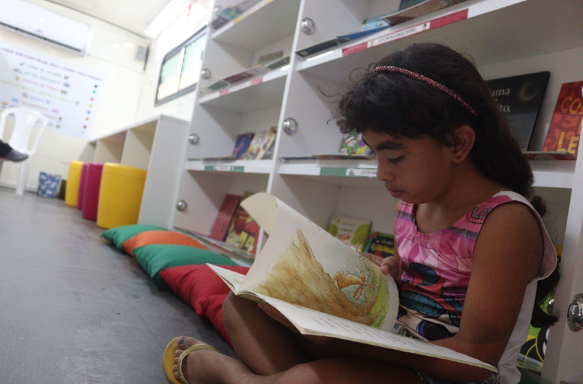 Brota na Grota: Educação leva literatura e oficinas lúdicas à população da Grota da Moenda, no Feitosa