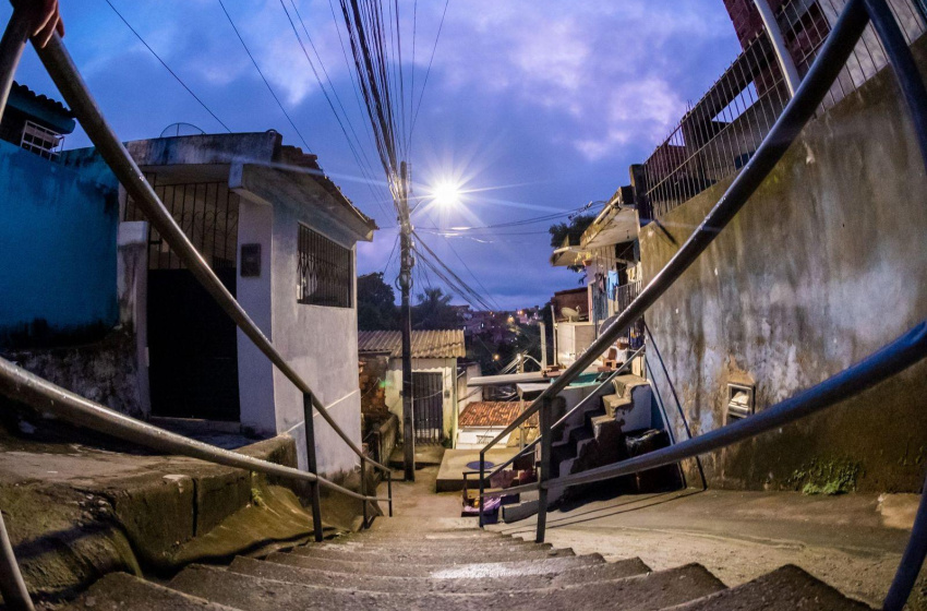 Brota na Grota: Mais duas comunidades de Maceió recebem iluminação com tecnologia LED