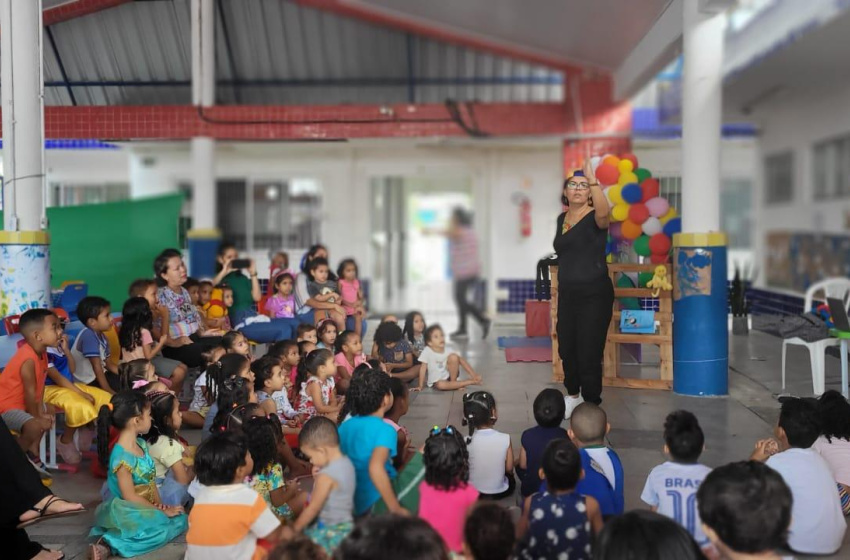 Projeto VaLer a Pena entrega 166 kits literários a alunos do Village Campestre 2