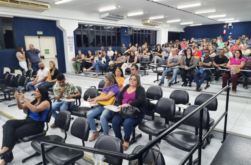 Educação de Jovens, Adultos e Idosos promove encontro sobre práticas pedagógicas