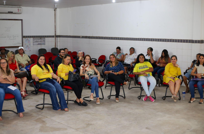 Servidores da Semed e pacientes da UBS Geraldo Melo participam de palestra sobre o Setembro Amarelo