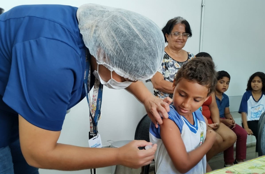 Prefeitura inicia vacinação nas escolas para atualização do calendário vacinal