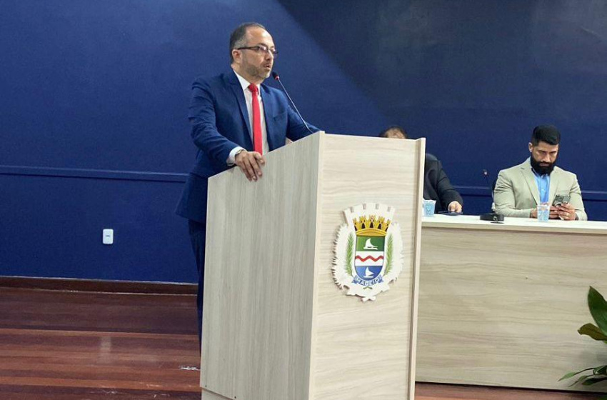 Procurador-geral adjunto do município de Maceió, David Ferreira da Guia, recebe comenda Mário Guimarães