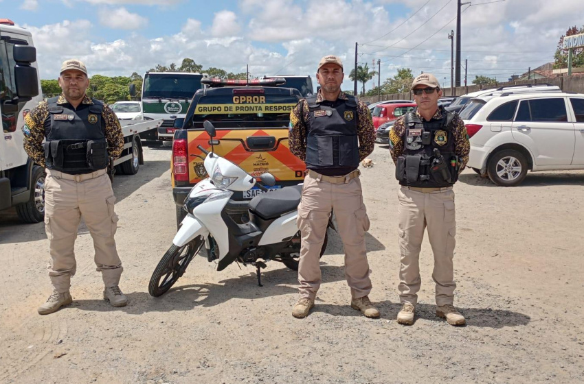 Motocicleta furtada em Murici é recuperada pelo DMTT Maceió em Guaxuma