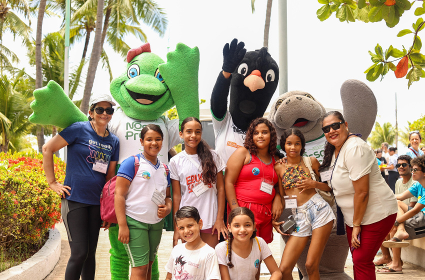 Estudantes da rede municipal aprendem sobre cultura oceânica e APA Costa dos Corais na Pajuçara