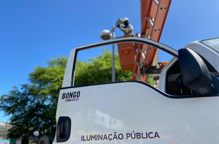 Bairro histórico de Jaraguá recebe equipamentos de iluminação 100% LED