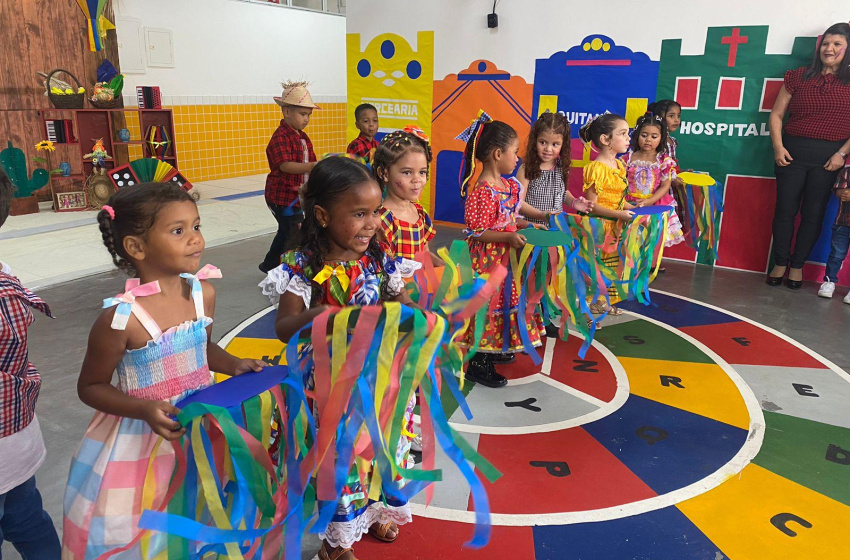 Escolas municipais festejam São João com folguedos, danças e comidas típicas
