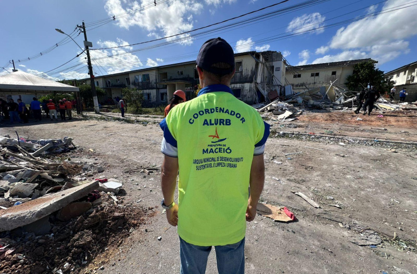 Autarquia de Limpeza Urbana conclui limpeza em área de desabamento no Conjunto Maceió 1