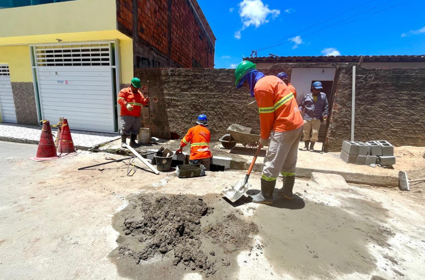 Infraestrutura reconstrói sistema de drenagem no Benedito Bentes