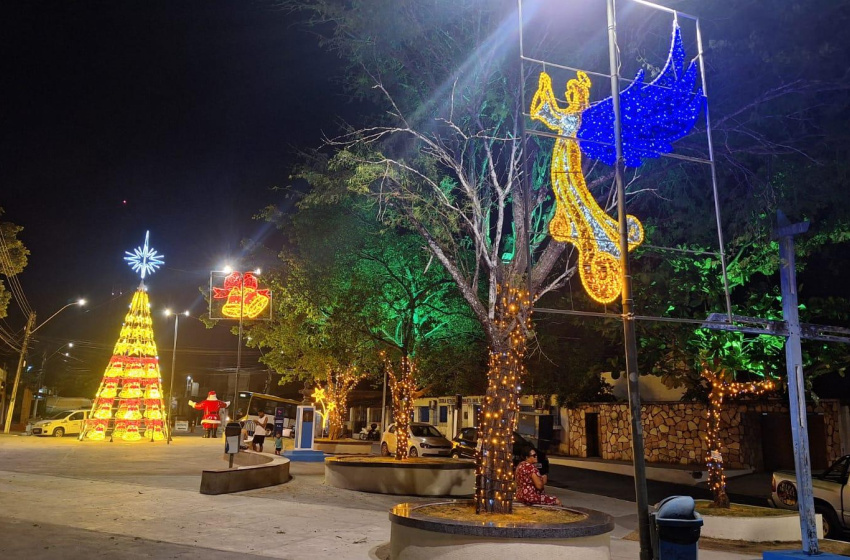 Ilumina instala decoração natalina na Jatiúca e em Ipioca