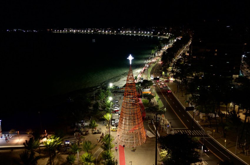 Árvore de Natal da Ponta Verde terá iluminação sincronizada com música