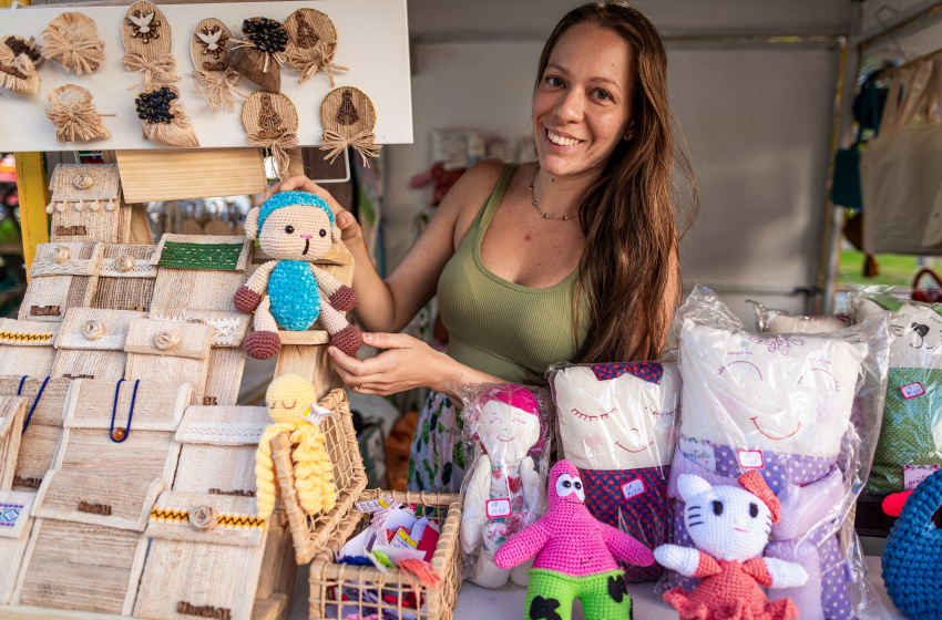 Vila de Carnaval: Grupos de economia solidária ganham visibilidade e reforçam renda