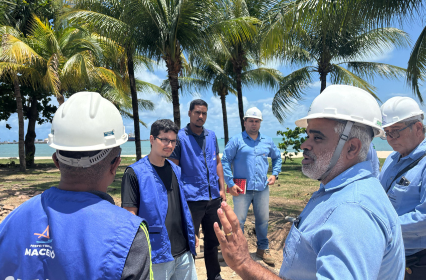 Técnicos da Prefeitura de Maceió acompanham avanço das obras de iluminação em ciclovia do Jaraguá