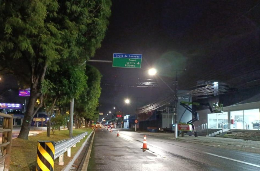 DMTT mantém instalação de guarda-corpos em vias de Maceió