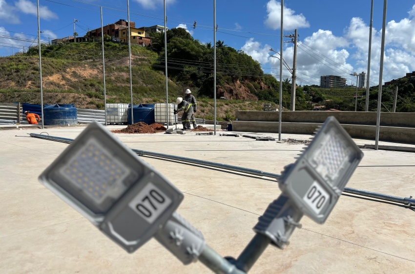 Prefeitura revitaliza áreas de convívio de grotas em Maceió e amplia rede de iluminação pública