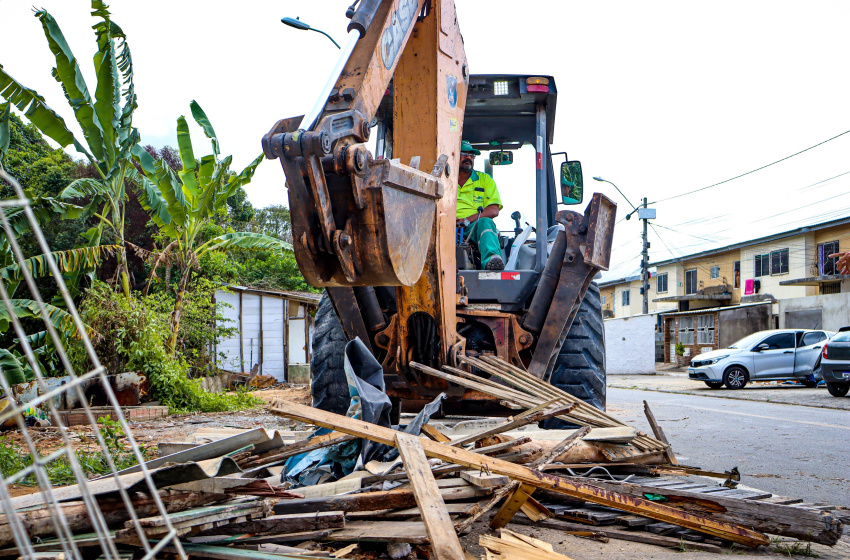 Semsc remove construções irregulares em área de preservação ambiental no Maceió 1