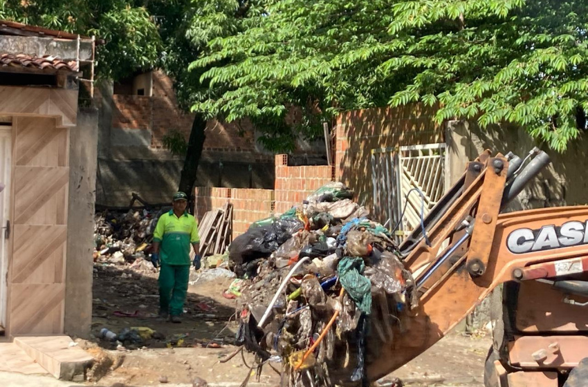 Vigilância Sanitária retira 10 toneladas de entulhos em casas na Santa Lúcia