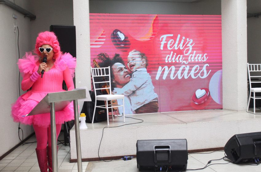 Secretaria homenageia mães profissionais da Saúde de Maceió