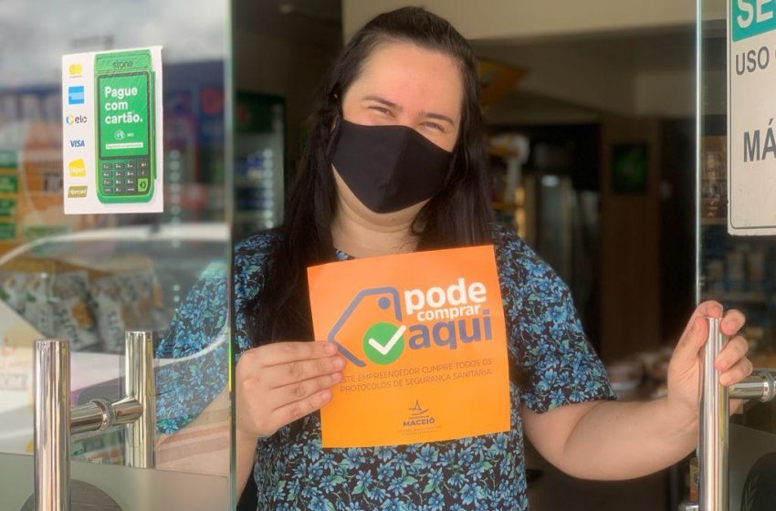 Vigilância Sanitária entrega selo Pode Comprar Aqui a 13 panificações de Maceió