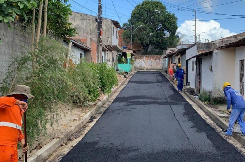 Cinco ruas do Clima Bom recebem asfalto