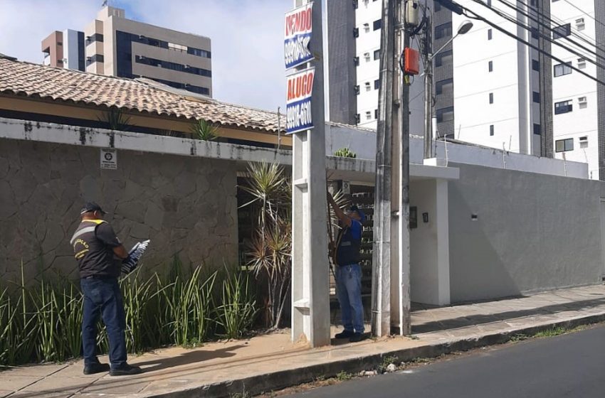 Semscs inicia retirada de publicidades irregulares em Maceió
