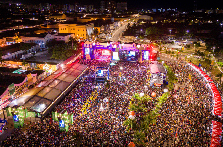JHC e Rodrigo Cunha abrem São João e destacam fortalecimento do turismo e cultura em Maceió