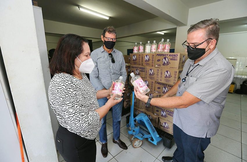 Saúde recebe 1.500 frascos de álcool em gel doados pelo Tribunal de Justiça