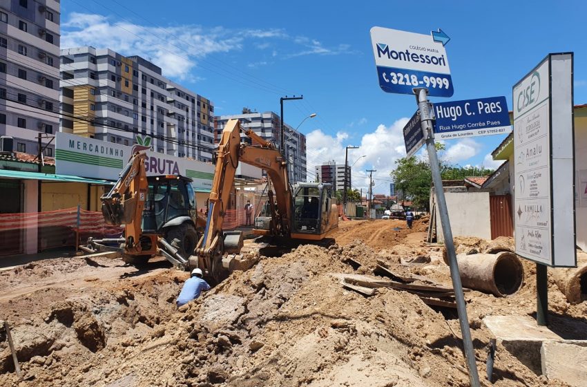 Infraestrutura e Sanema atuam para resolver problema de drenagem na Rua Hugo Corrêa Paes