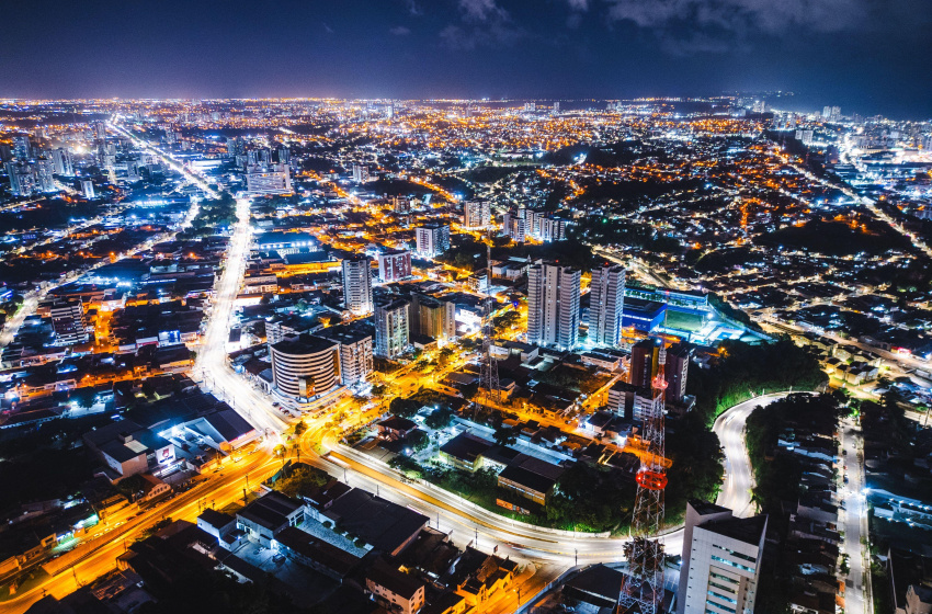 Iluminação em LED em Maceió saltou de 13 mil para 45 mil durante gestão JHC