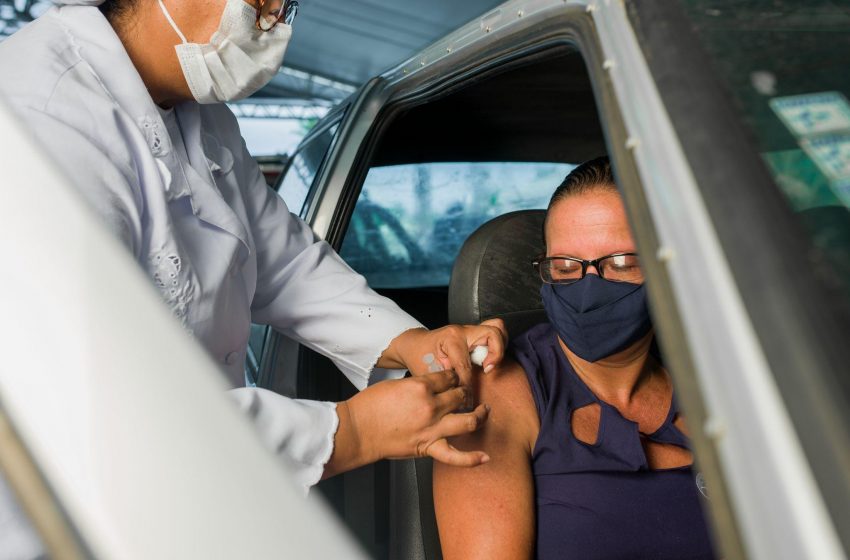 Maceió já tem 70,3% dos adultos imunizados contra a Covid-19