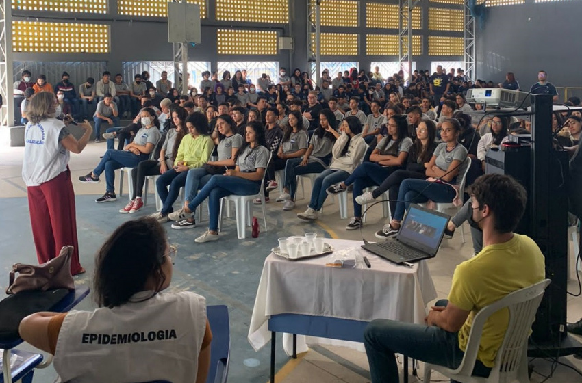 Vigilância Sanitária realiza palestra sobre leptospirose em escola municipal