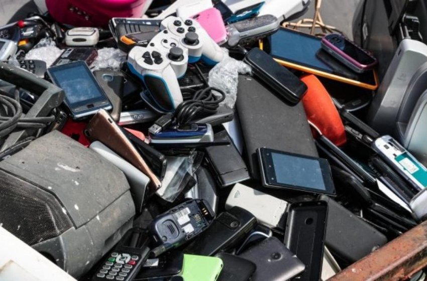 Cooperativas de recicláveis recebem lixo eletrônico para descarte correto