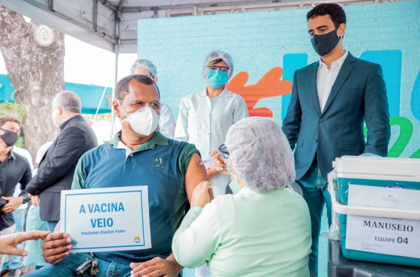 Profissionais do PAM Salgadinho recebem primeira vacinação contra Covid-19 de Maceió